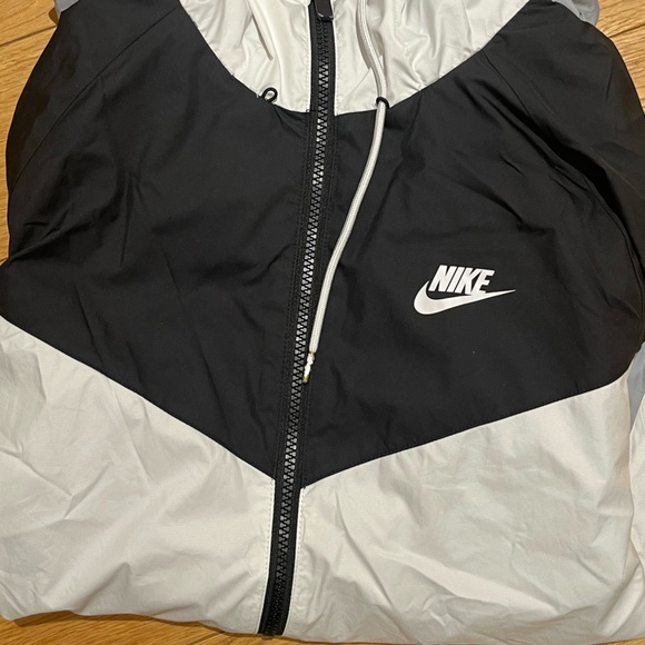 Nike Black and Gray Hooded Windrunner Jacket - Picture 3 of 5